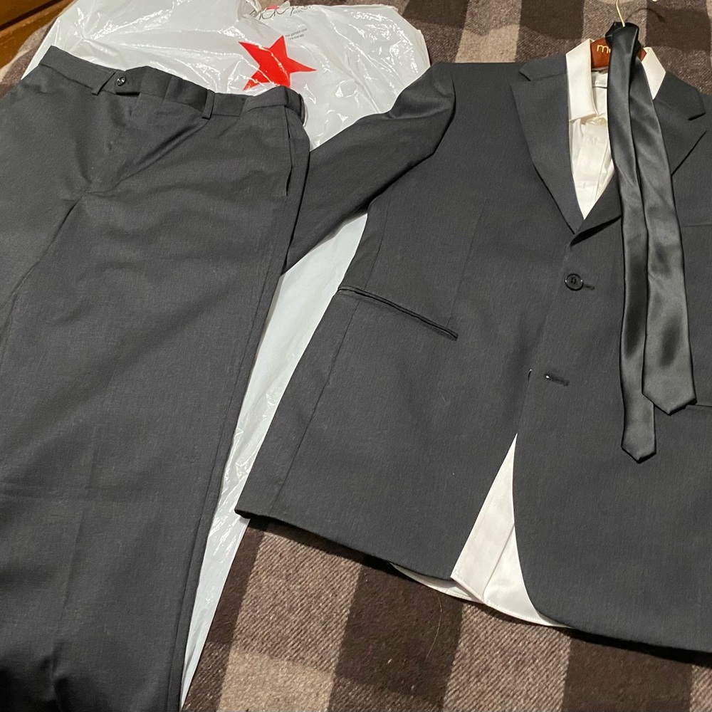 Mens suit - gently used